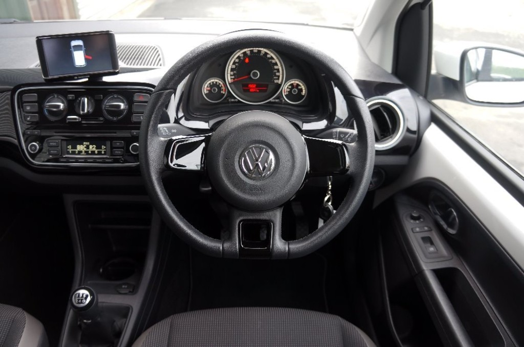 VOLKSWAGEN UP