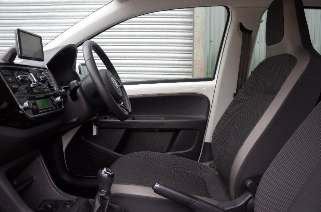 VOLKSWAGEN UP