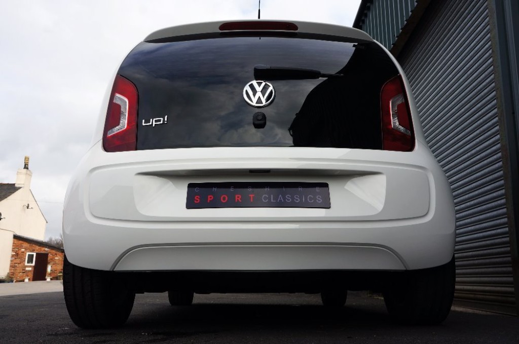 VOLKSWAGEN UP
