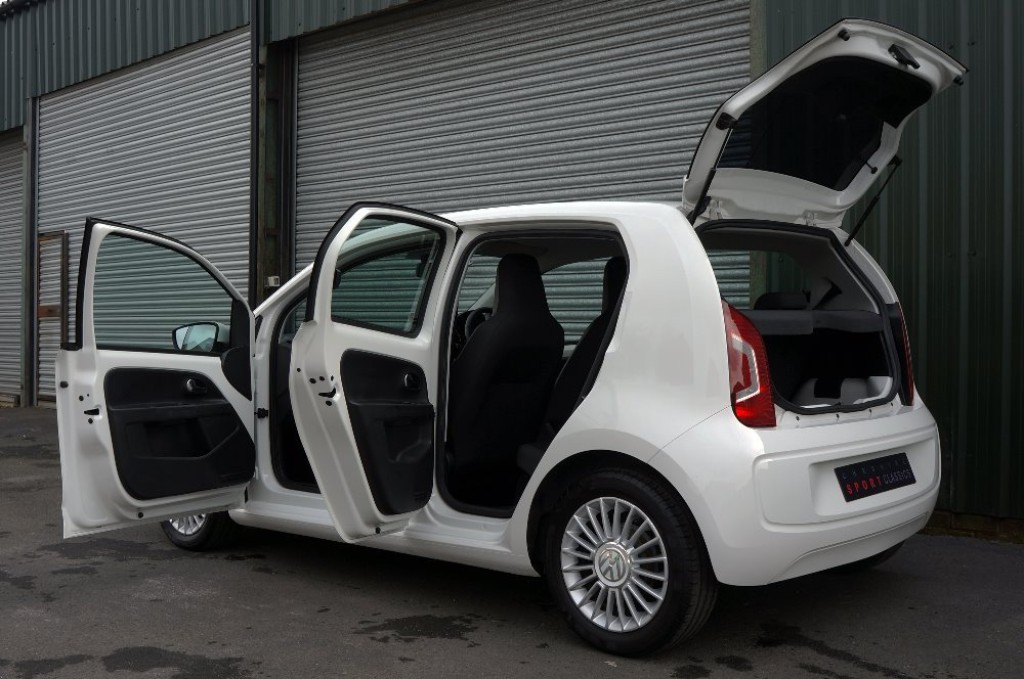 VOLKSWAGEN UP