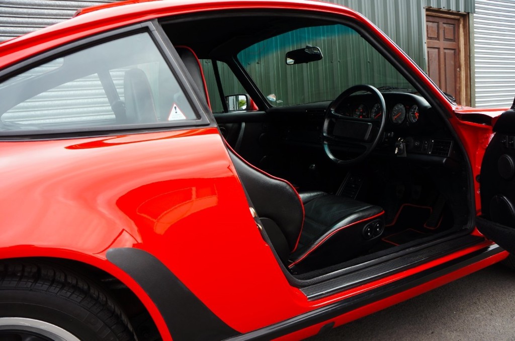 PORSCHE 911 CLASSIC