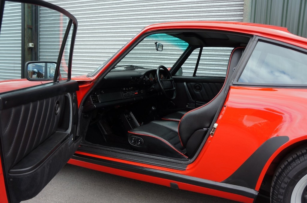 PORSCHE 911 CLASSIC