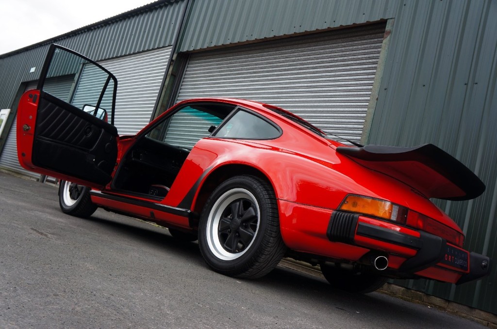 PORSCHE 911 CLASSIC