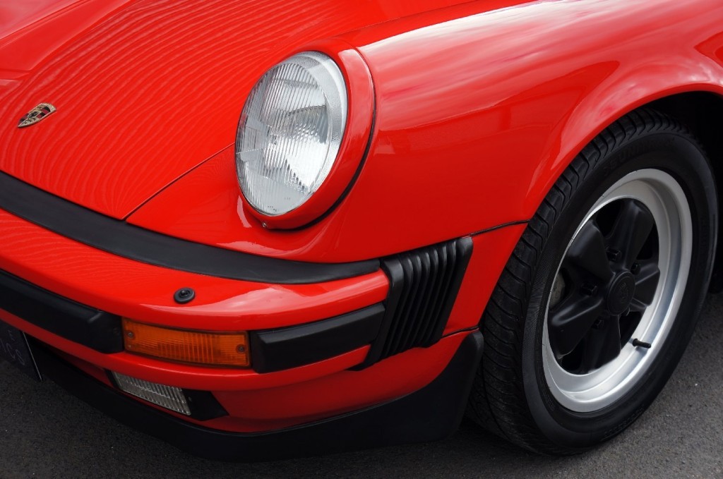 PORSCHE 911 CLASSIC