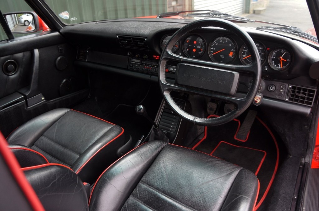 PORSCHE 911 CLASSIC