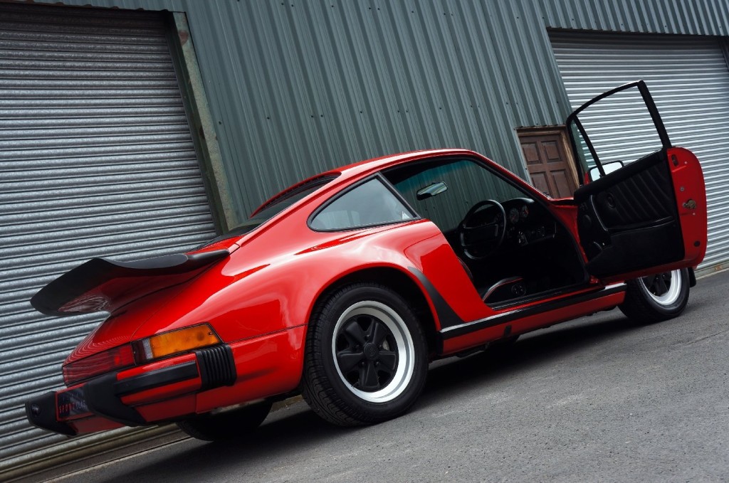 PORSCHE 911 CLASSIC