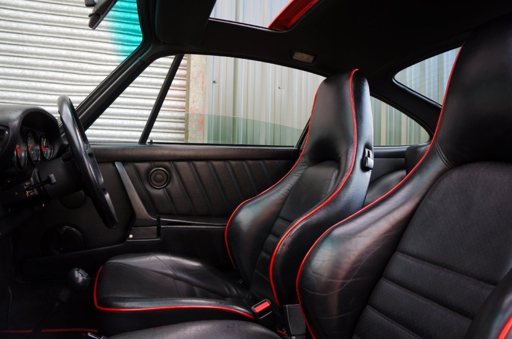 PORSCHE 911 CLASSIC