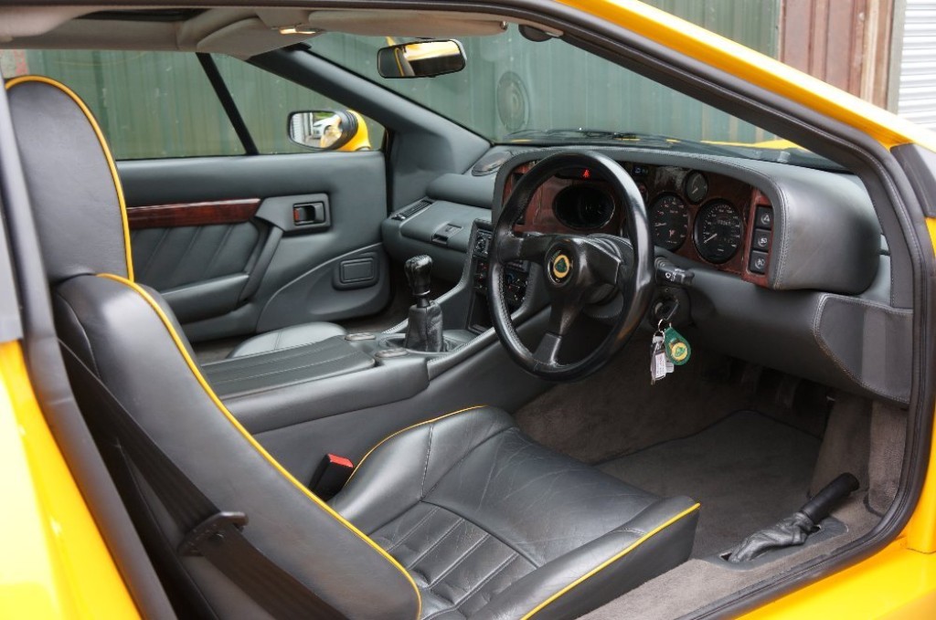LOTUS ESPRIT
