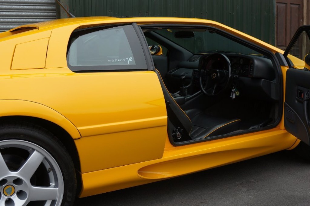 LOTUS ESPRIT