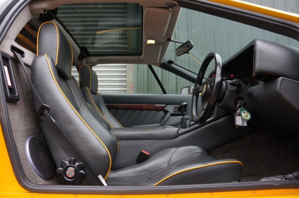 LOTUS ESPRIT