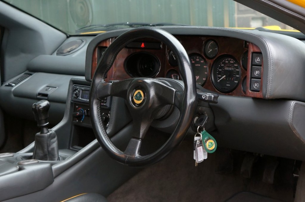 LOTUS ESPRIT