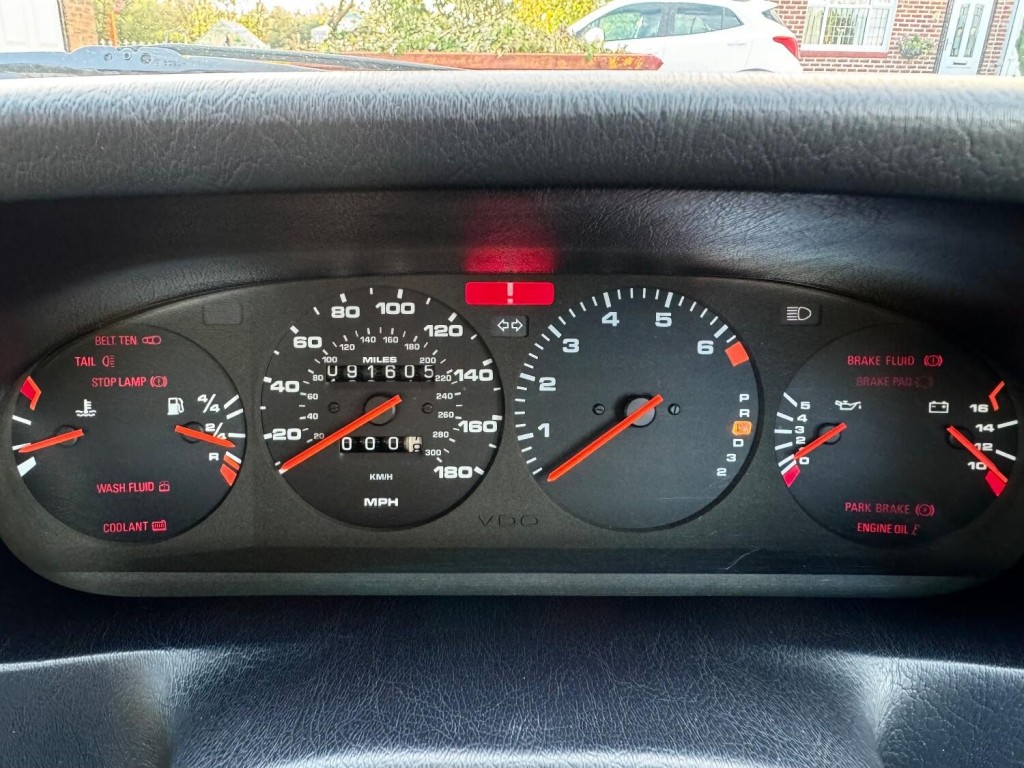PORSCHE 928