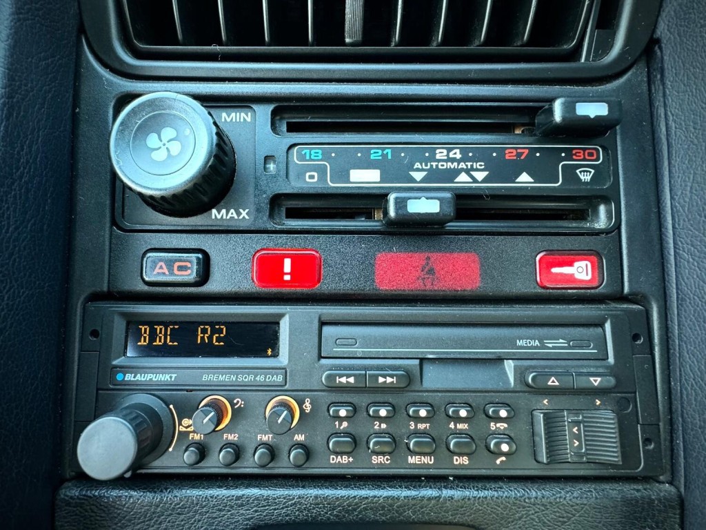 PORSCHE 928