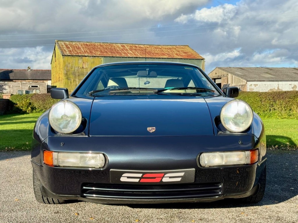 PORSCHE 928
