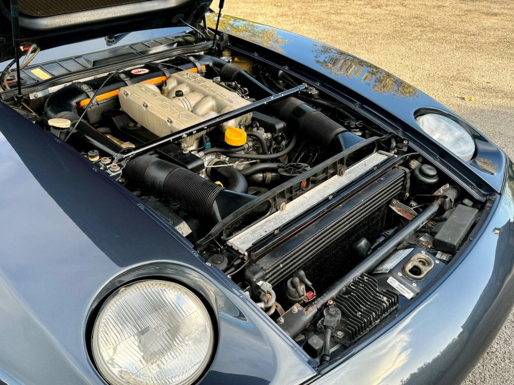 PORSCHE 928