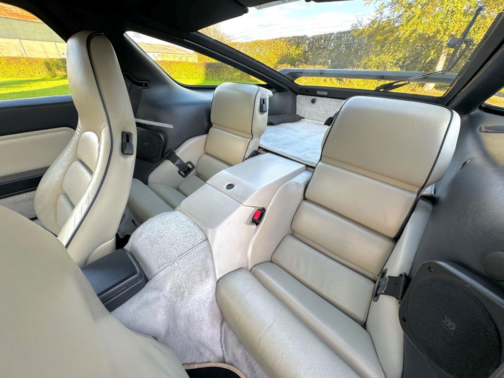 PORSCHE 928