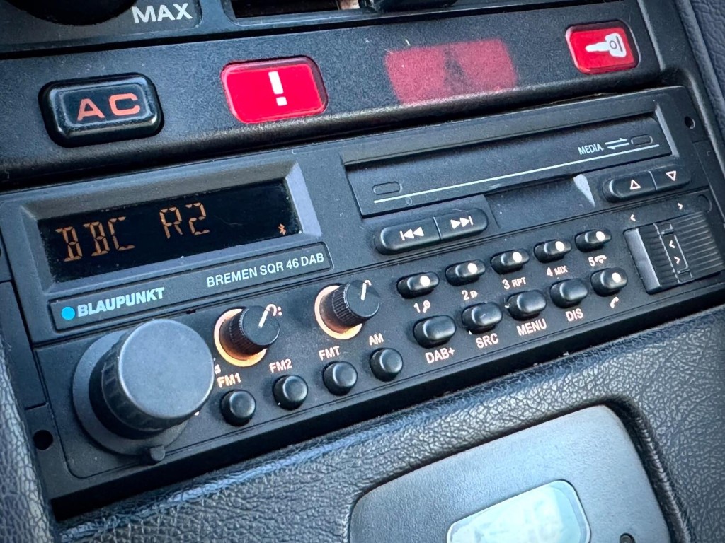PORSCHE 928