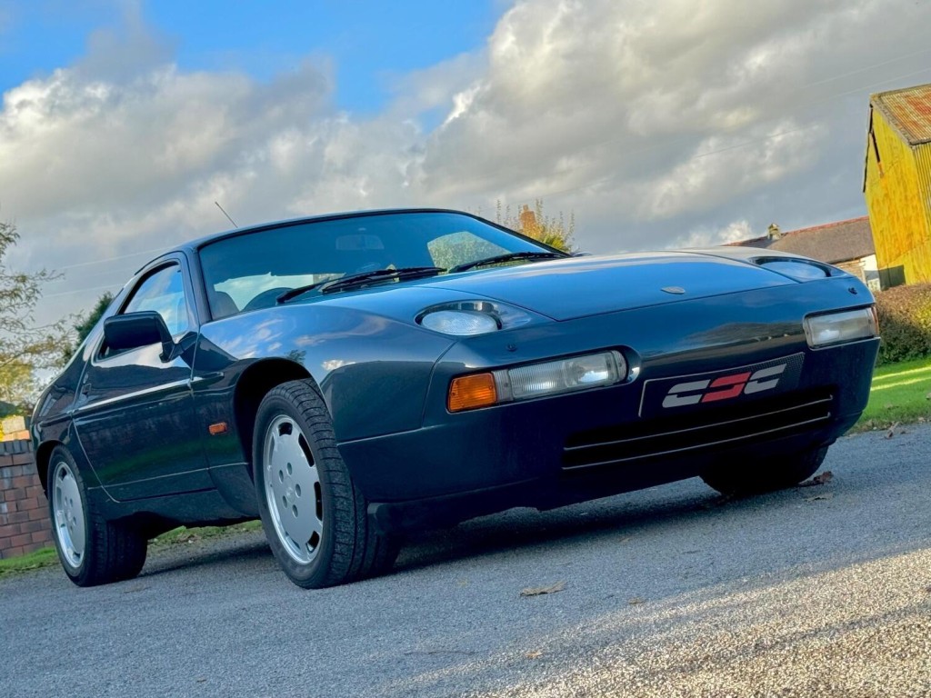 PORSCHE 928