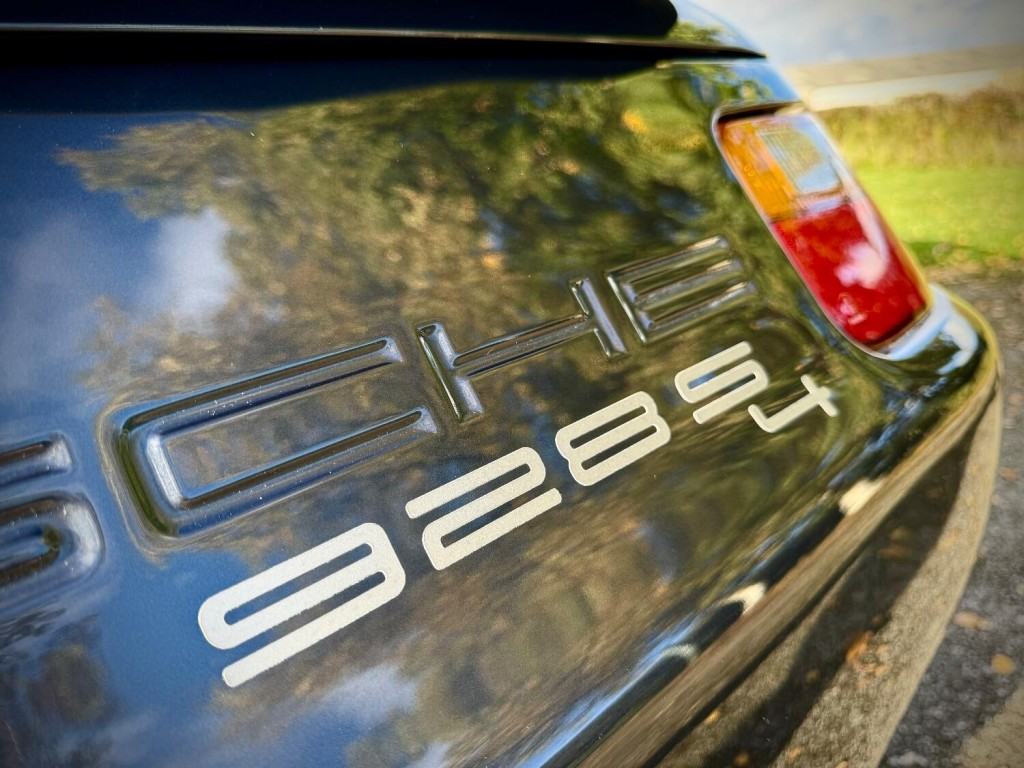 PORSCHE 928