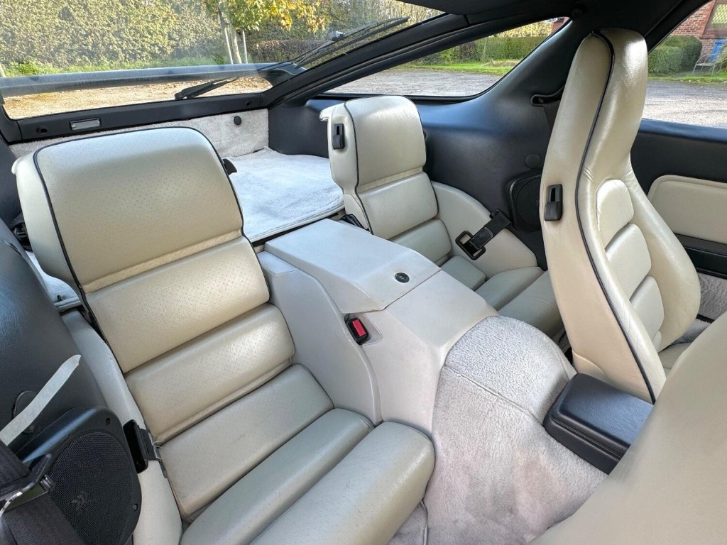 PORSCHE 928