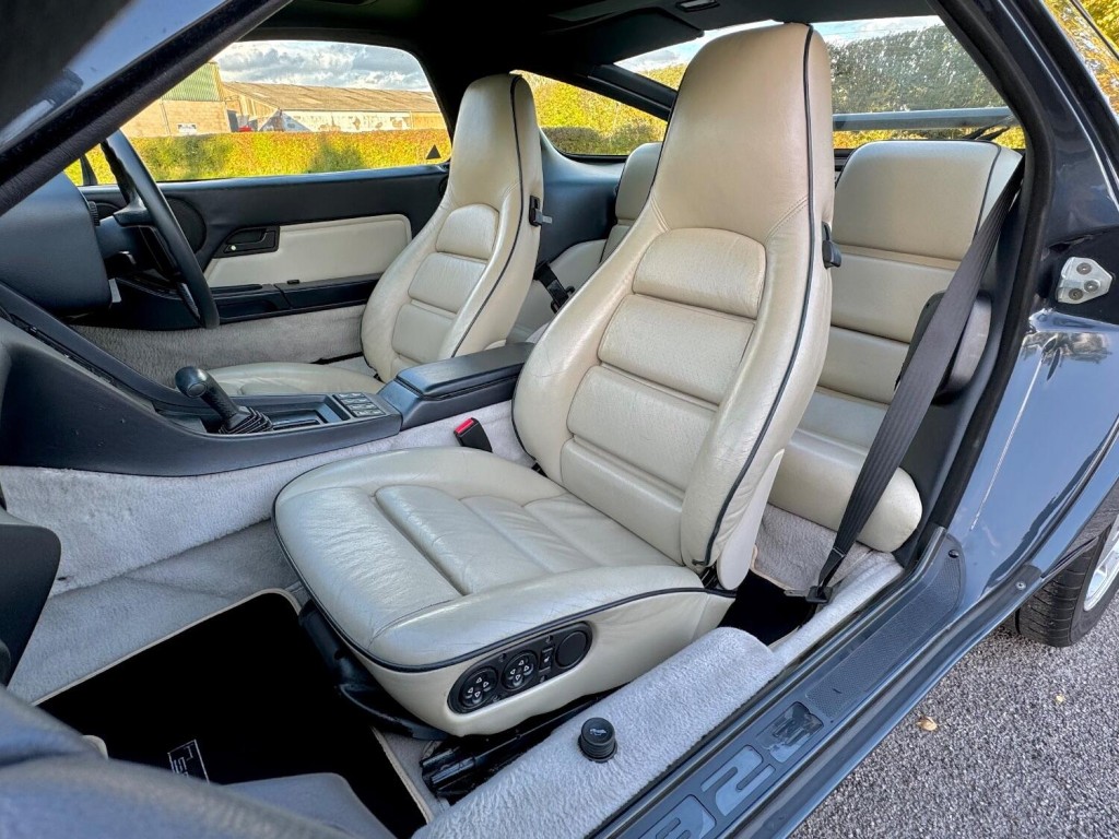 PORSCHE 928