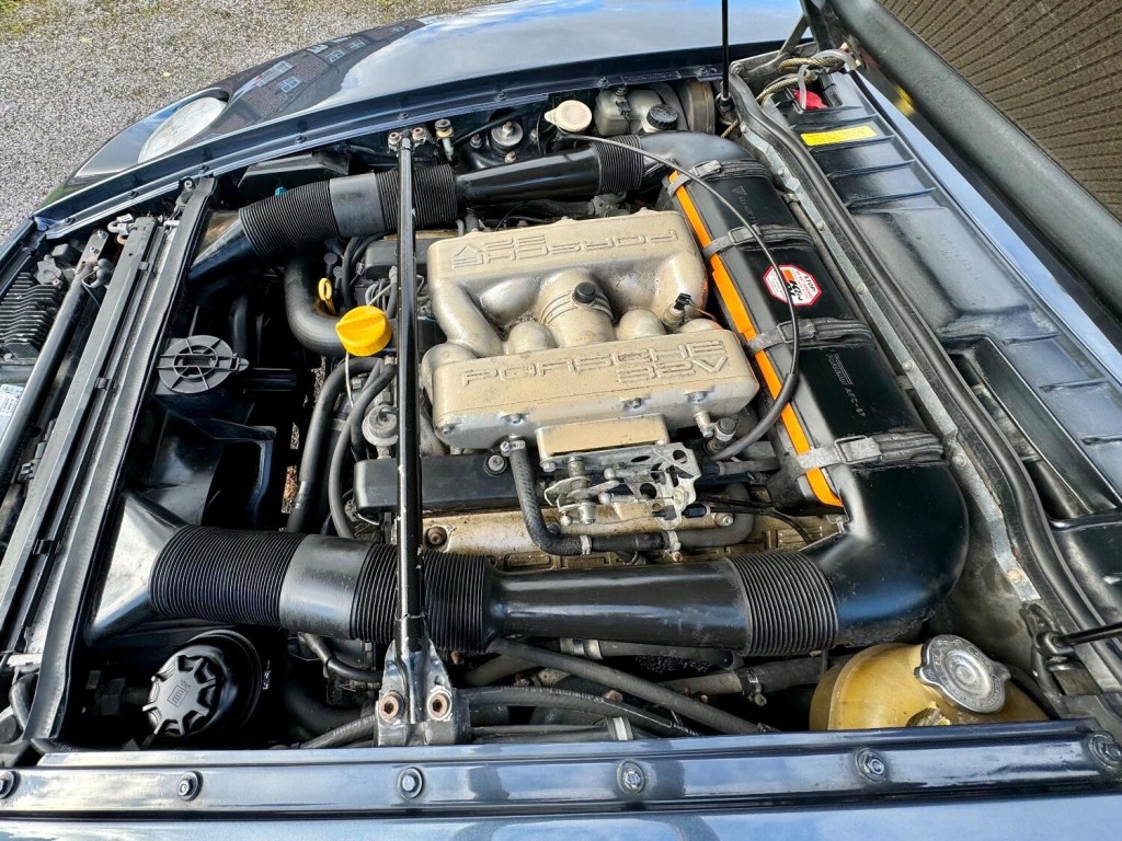 PORSCHE 928
