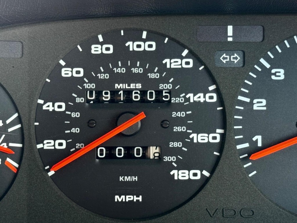 PORSCHE 928