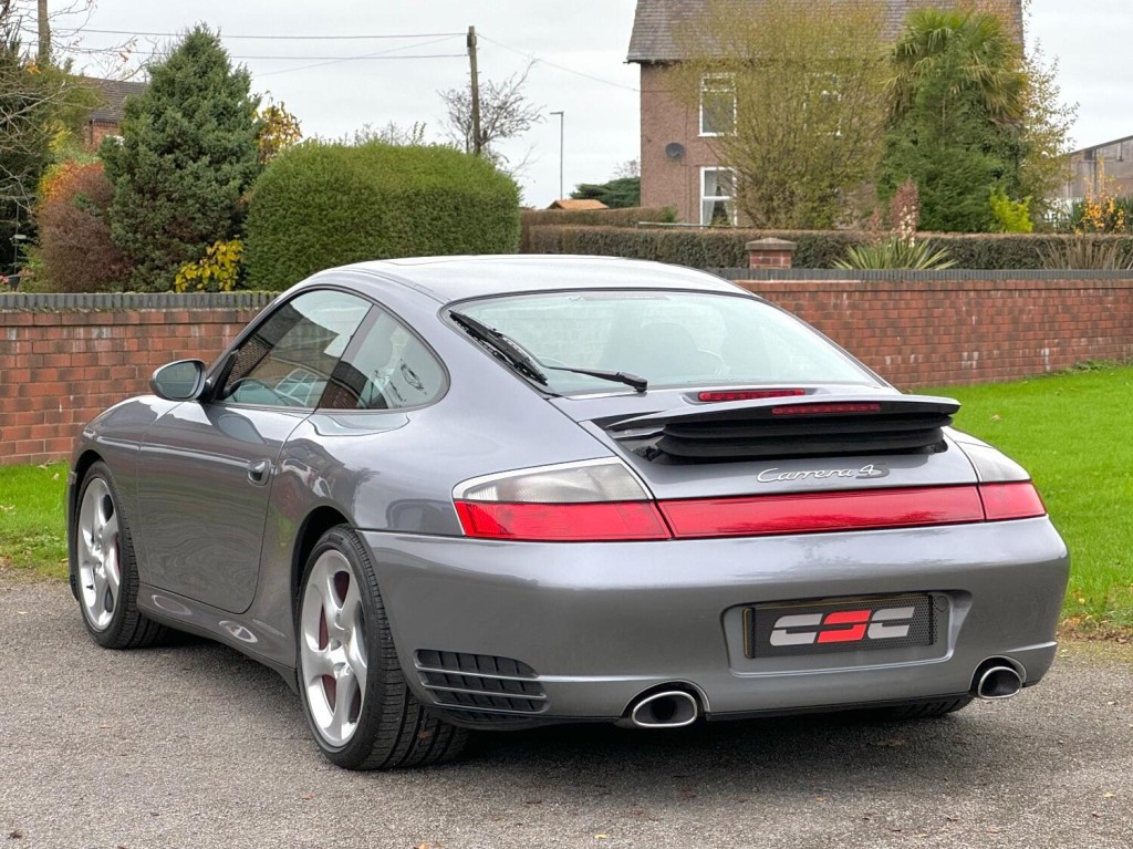PORSCHE 911 MK 996