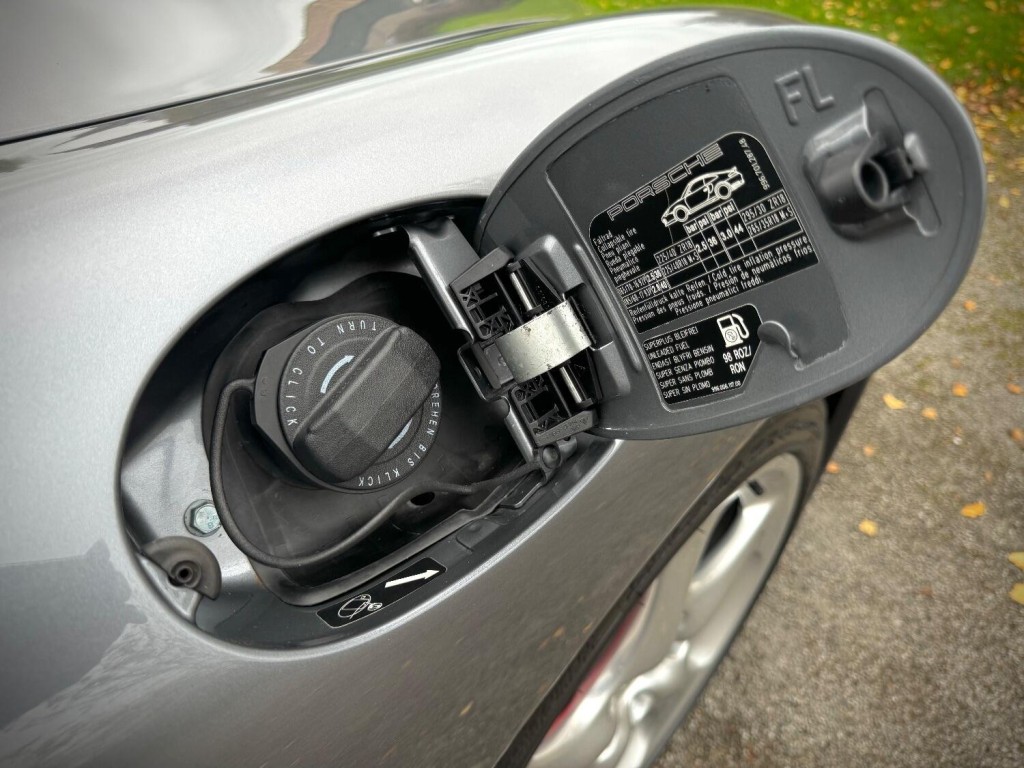 PORSCHE 911 MK 996