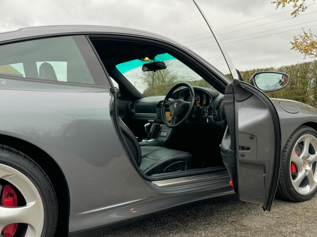 PORSCHE 911 MK 996