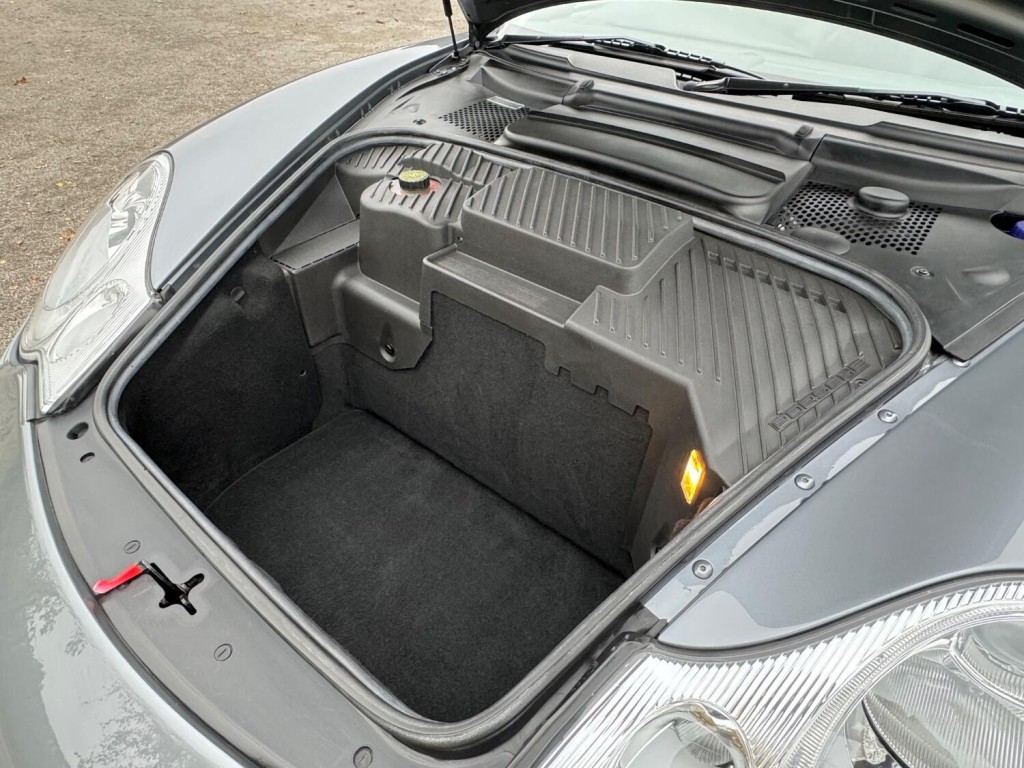 PORSCHE 911 MK 996