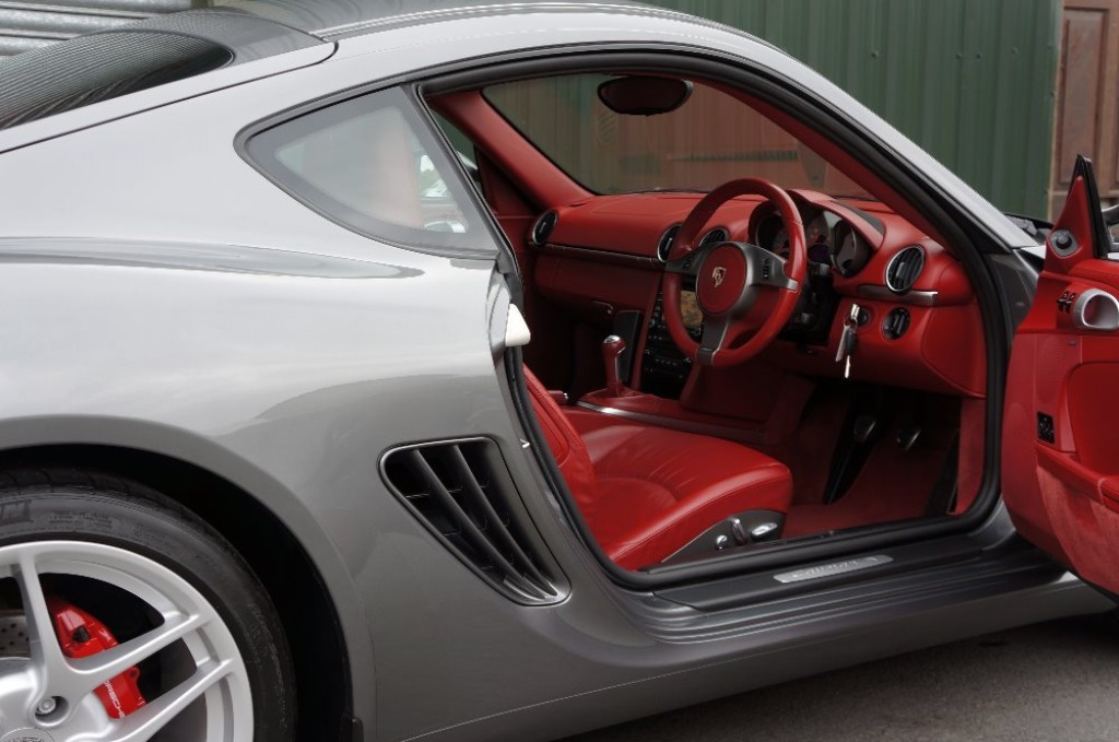 PORSCHE CAYMAN
