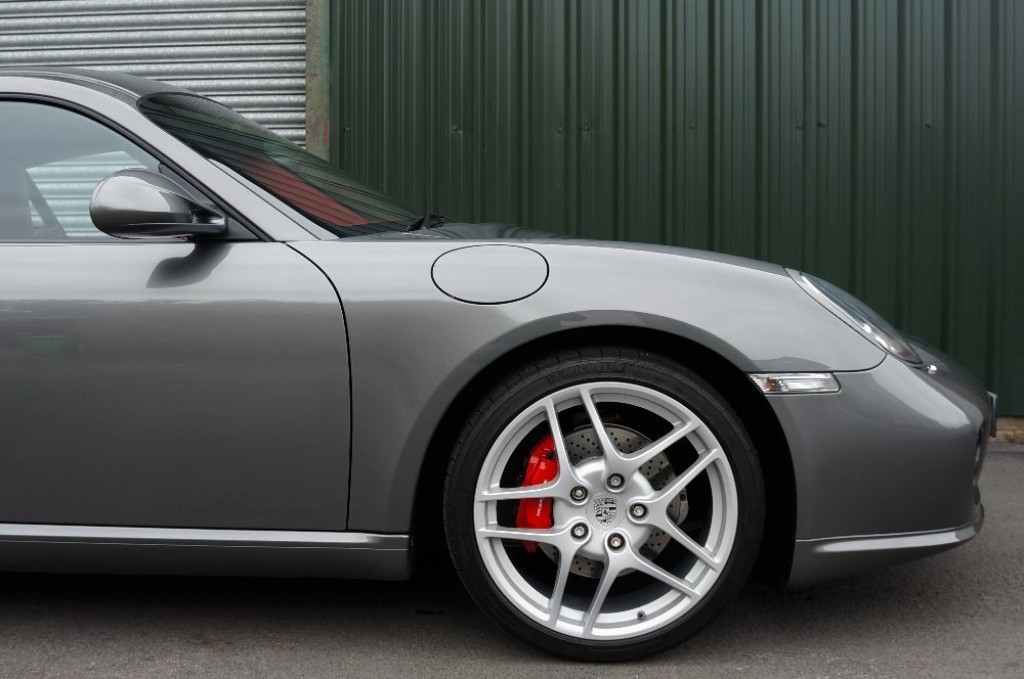 PORSCHE CAYMAN