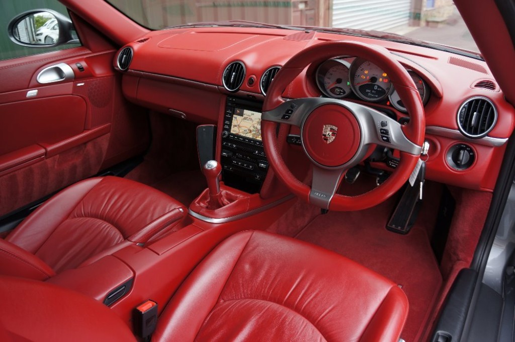 PORSCHE CAYMAN