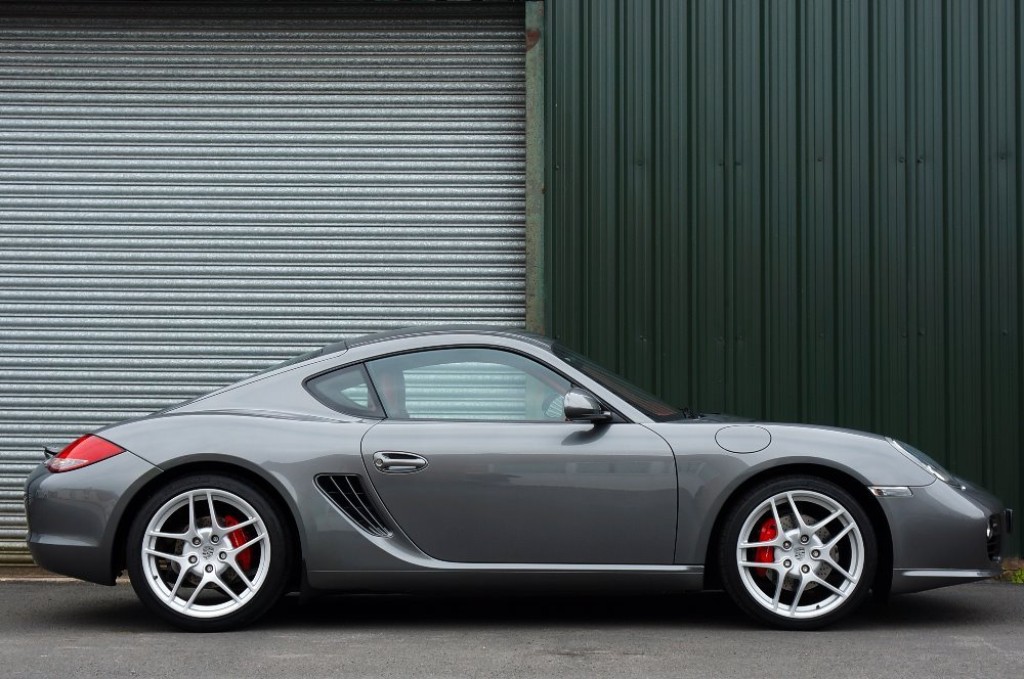 View PORSCHE CAYMAN 24V S