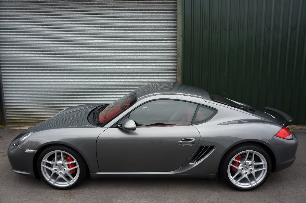 PORSCHE CAYMAN