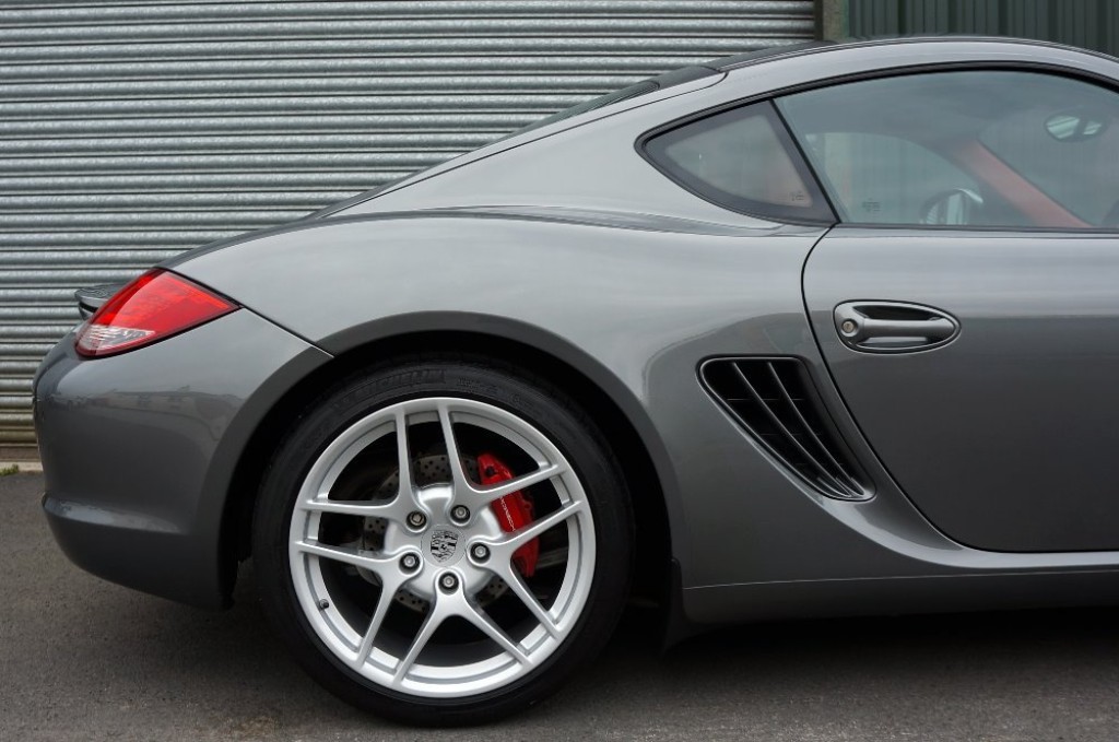 PORSCHE CAYMAN