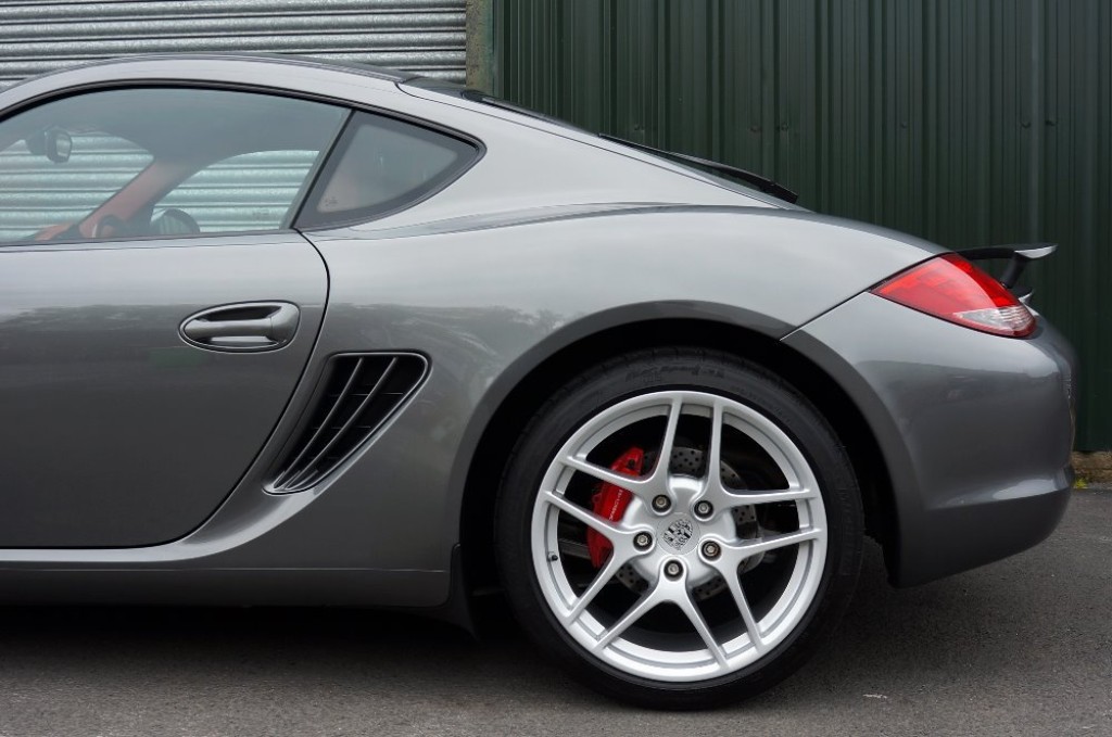 PORSCHE CAYMAN