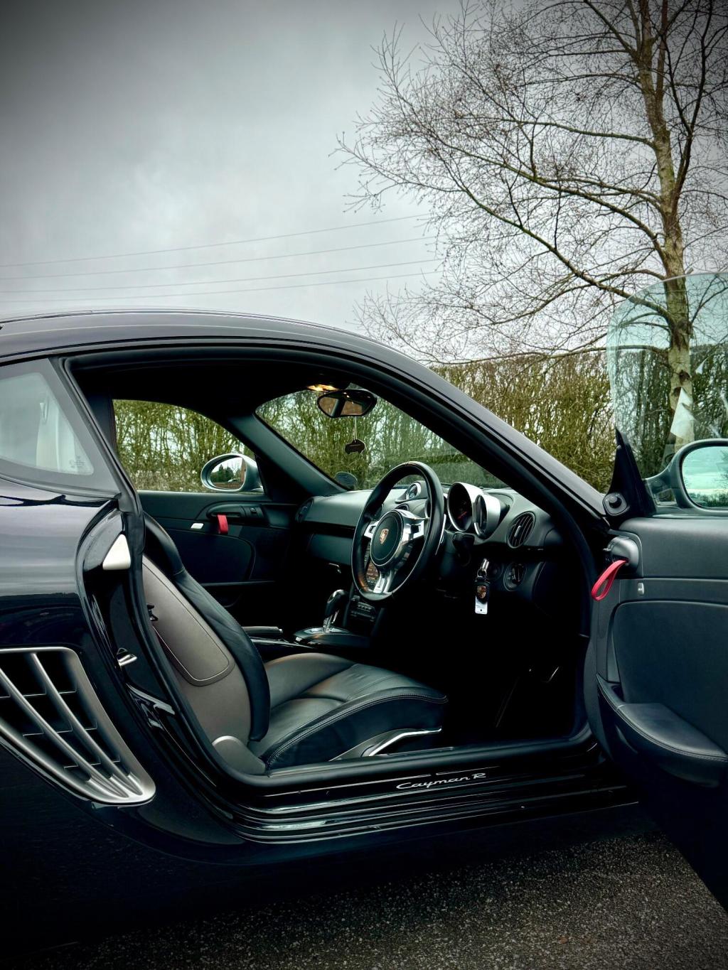 PORSCHE CAYMAN