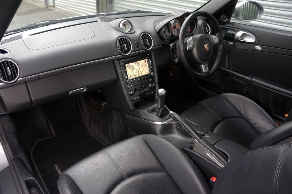 PORSCHE CAYMAN