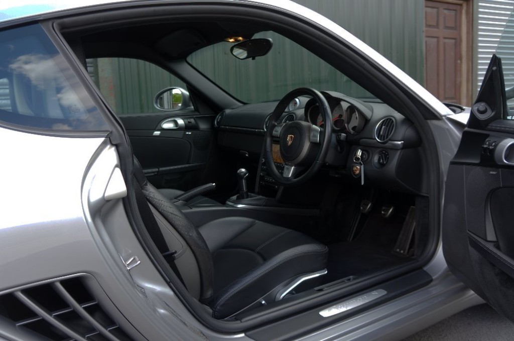 PORSCHE CAYMAN