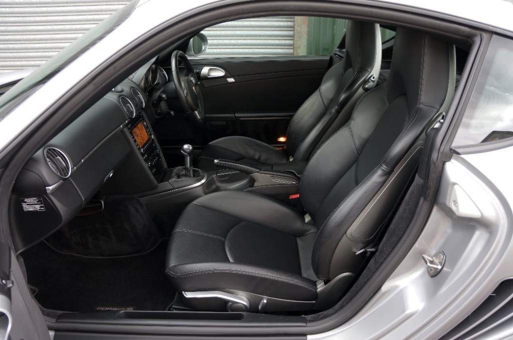 PORSCHE CAYMAN