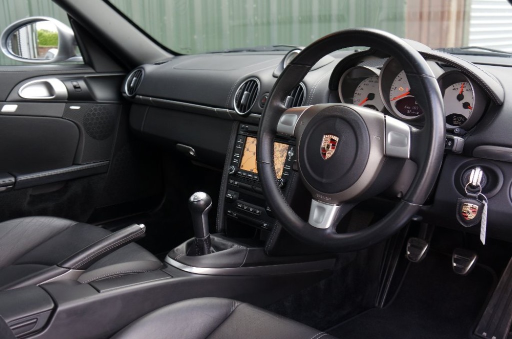 PORSCHE CAYMAN