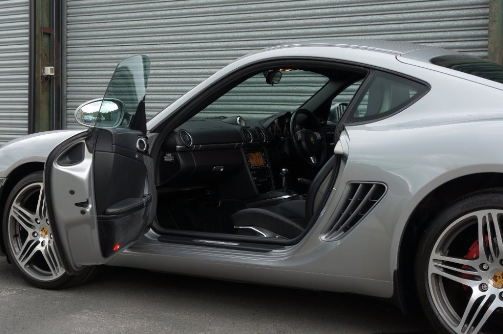 PORSCHE CAYMAN