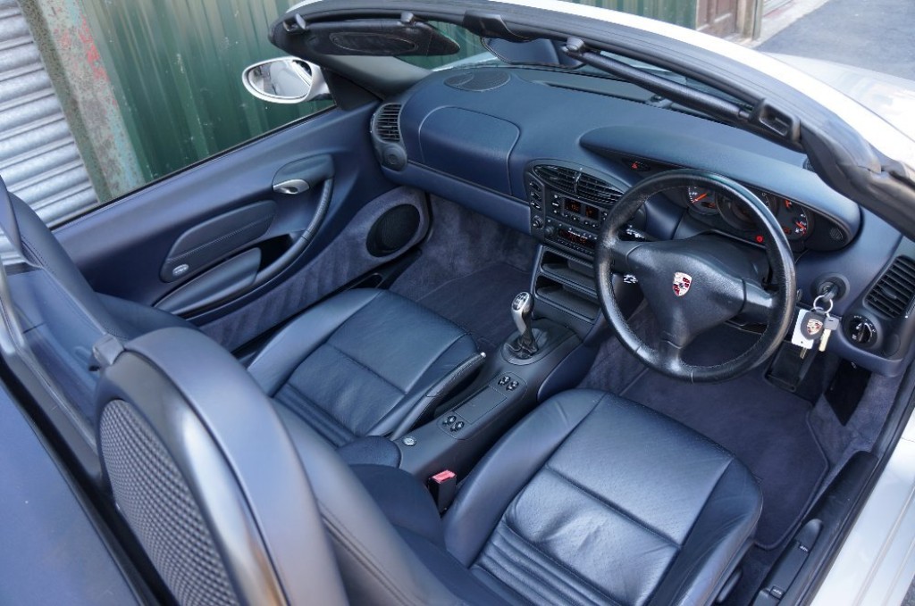PORSCHE BOXSTER