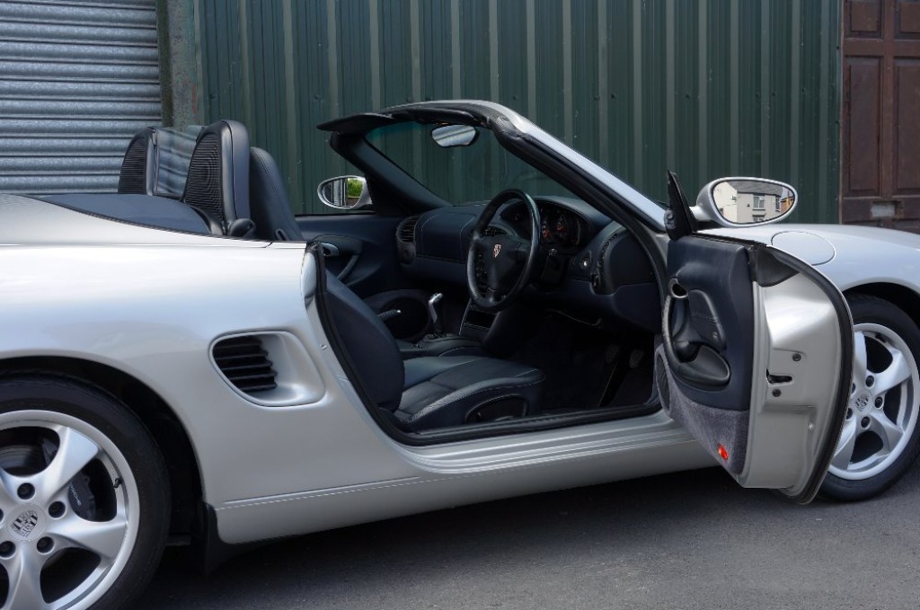 PORSCHE BOXSTER