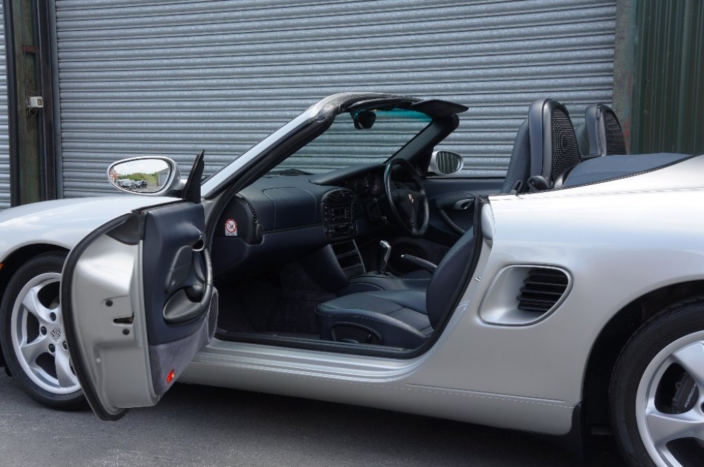 PORSCHE BOXSTER