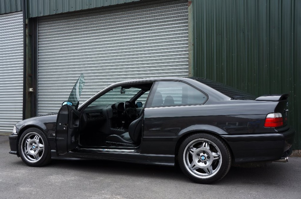 BMW 3 SERIES