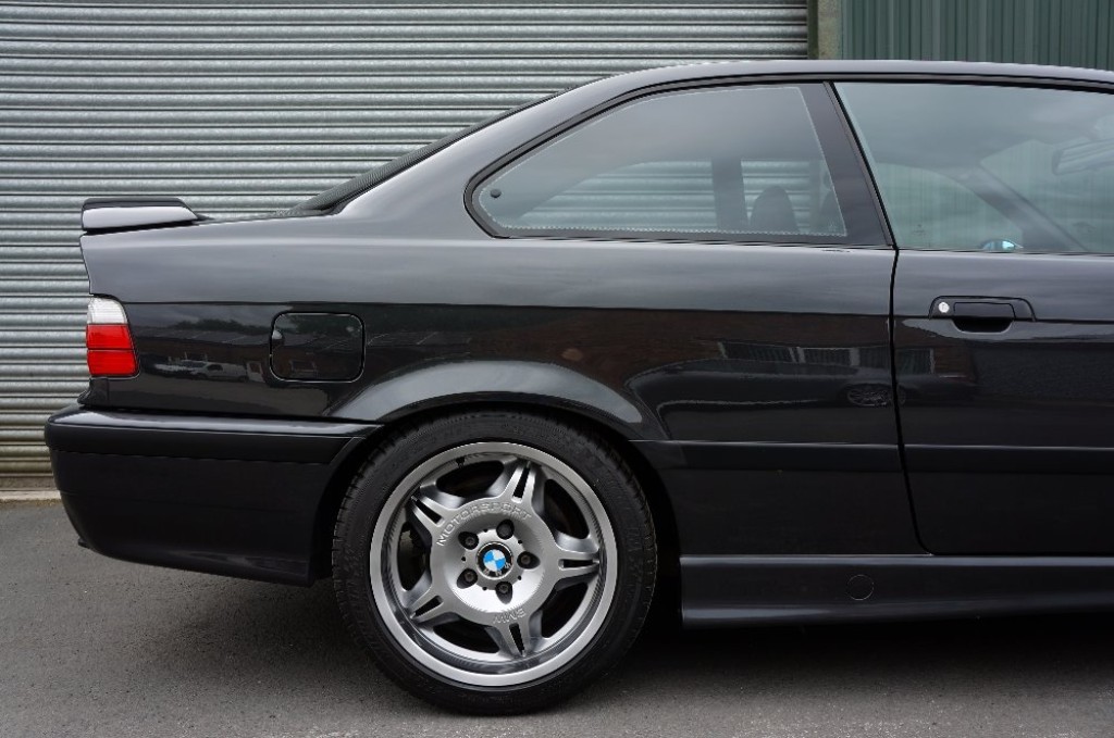 BMW 3 SERIES