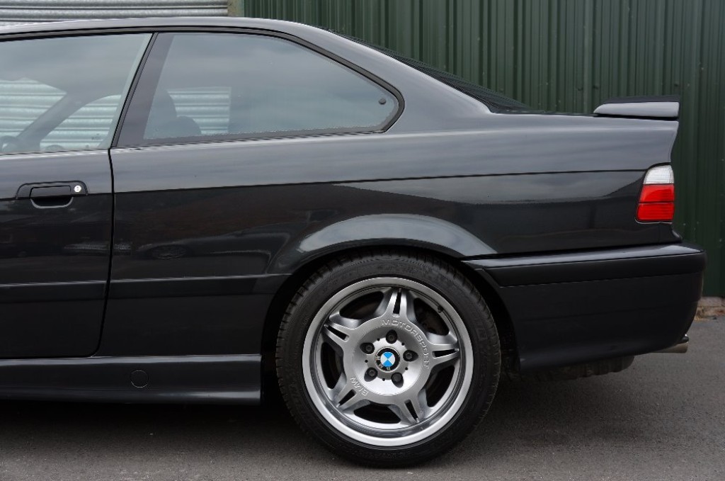 BMW 3 SERIES